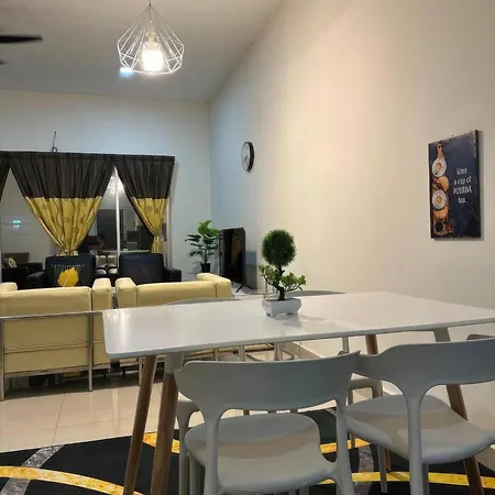 D'Sally Homestay Klia Sepang Exterior photo