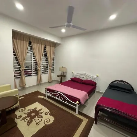 D'Sally Homestay Klia Sepang Exterior photo