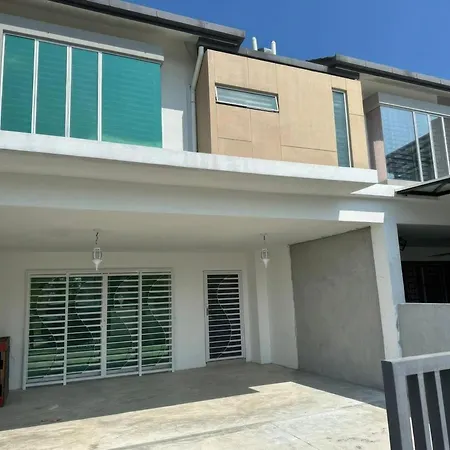 D'Sally Homestay Klia Sepang Exterior photo